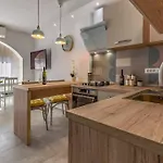 New Two Bedroom Maloni Апартаменты