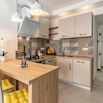 New Two Bedroom Maloni Пула