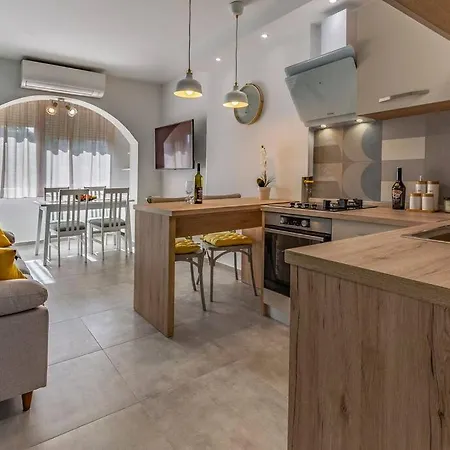 New Two Bedroom Maloni