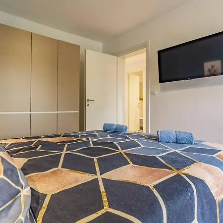 Апартаменты New Two Bedroom Maloni *