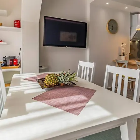 New Two Bedroom Maloni Апартаменты