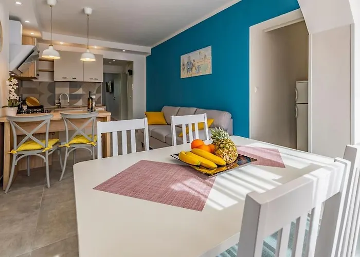 New Two Bedroom Maloni アパート プーラ