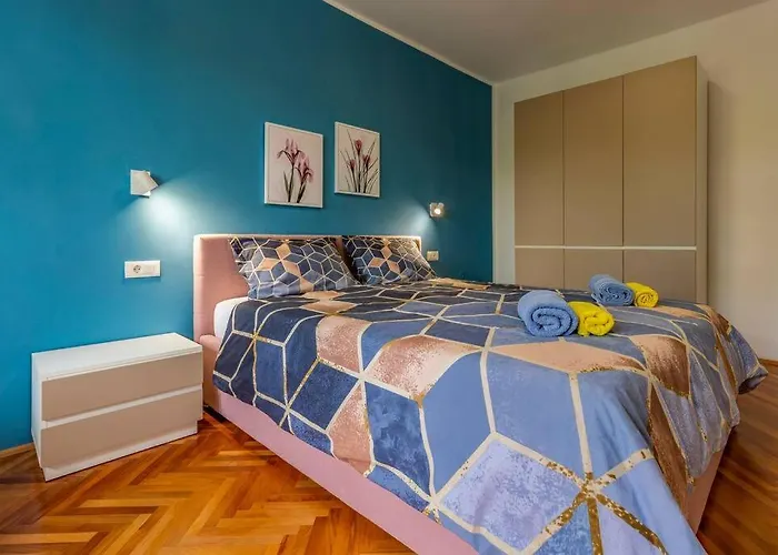 New Two Bedroom Maloni アパート *