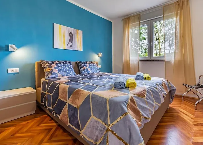 New Two Bedroom Maloni アパート *