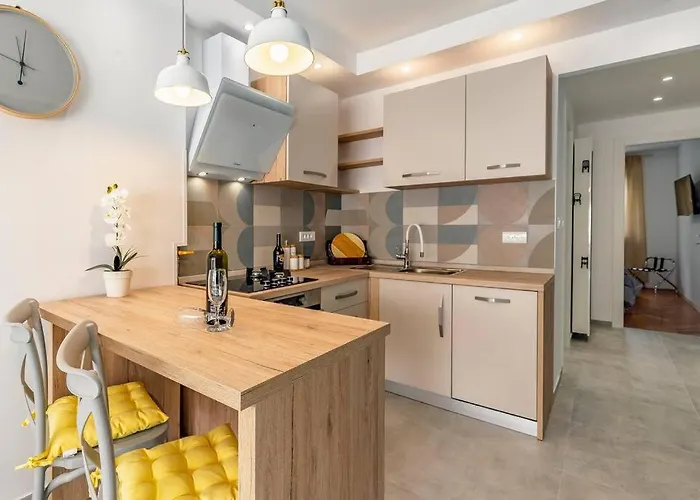 New Two Bedroom Maloni プーラ